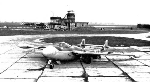 UFOを迎撃したウォータービーチ空軍基地のベノムNF2a戦闘機